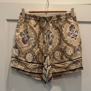 H&M cream grey white linen like shorts neutral goldish yellow